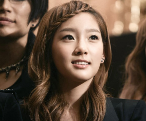 K-Pop Idols Love Braided Bangs K-Pop Idols Love Braided Bangs
