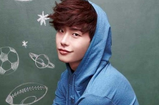 Lee Jong Suk Says Lee Na Young Is His Ideal Girl for “Campus 10” Pictorial