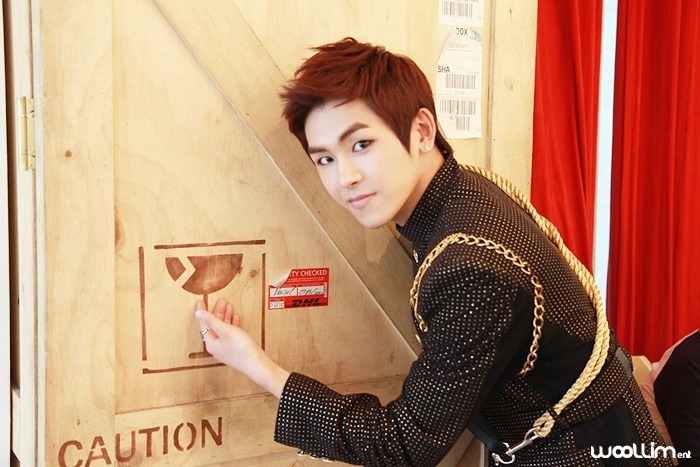 Infinite’s Hoya Complains about Demanding CEO