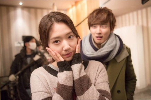 Park Shin Hye and Yoon Shi Yoon Pose Comically in Recent Photos