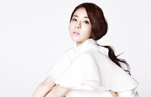 Sandara Park Talks About Sunye’s Wedding with “Elle”