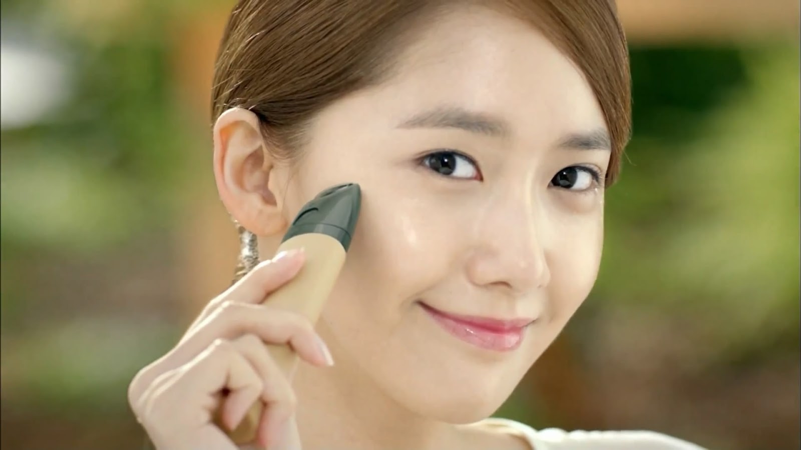 Girls’ Generation’s YoonA Glows in Her CF BTS Photos