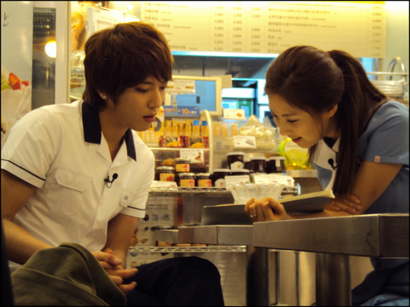 15 Lovey Dovey K-Pop Songs for Valentine’s Day!
