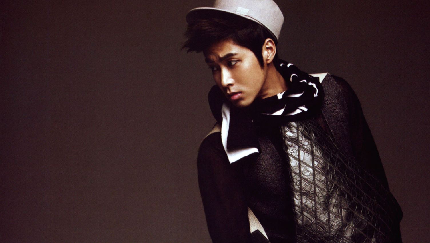 DBSK’s Yunho Talks About His Deep Kiss With Soo Ae