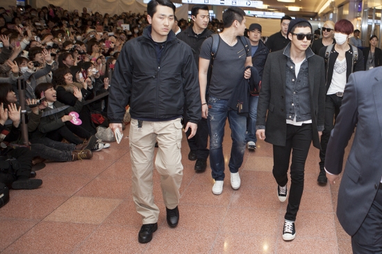 JYJ Heats Up South Korean and Japanese Airports