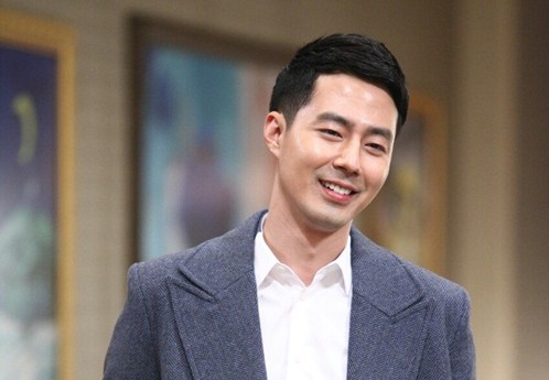 Jo In Sung Warms the Hearts of “That Winter” Female Staff with Gifts