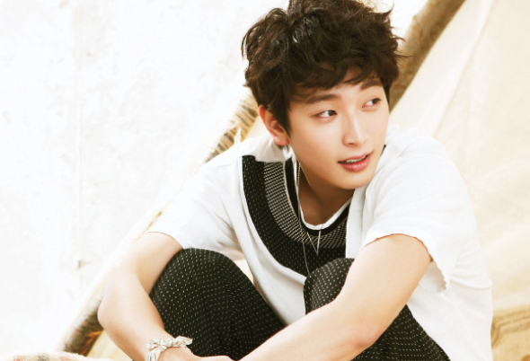 2AM’s Jinwoon Confessed, “After 3 Weeks In The Jungle, I started Checking Out Female Natives”