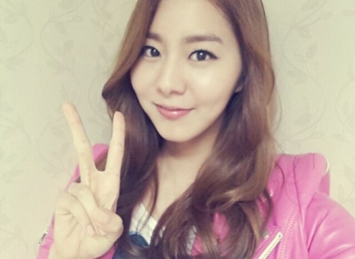 Uee Returns to Variety with Kang Ho Dong, Kim Hyun Joong, and Yoon Si Yoon