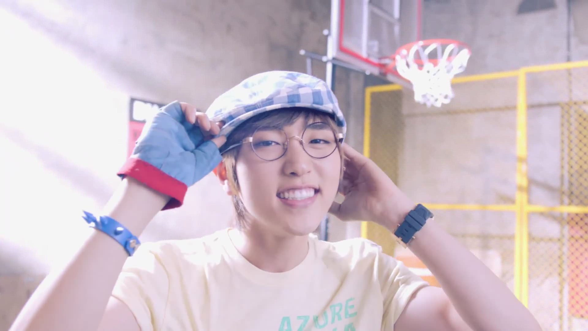 B1A4’s Sandeul Celebrates 22th Birthday With Members