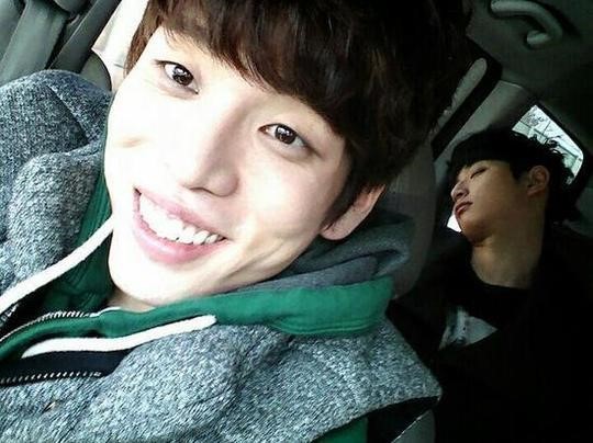 2AM’s Changmin Catches Jinwoon in the Backseat Passed Out