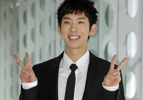 Jo Kwon Promotes 2AM’s “One Spring Day” on Twitter
