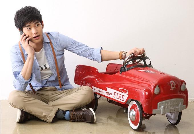 Kim Soo Hyun Finishes Filming “Secretly and Greatly” and Will Be Returning to the Small Screen
