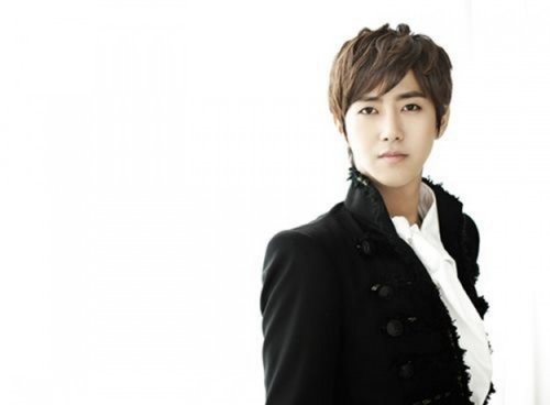 ZE:A’s Kwanghee Drops Out of “Knee Drop Guru”