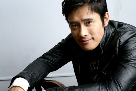 Lee Byung Hun Writes a Handwritten Letter About Recent Blackmail Scandal