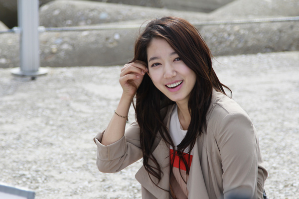 Park Shin Hye Considering Starring in Upcoming KBS Drama “Knife and Flower”