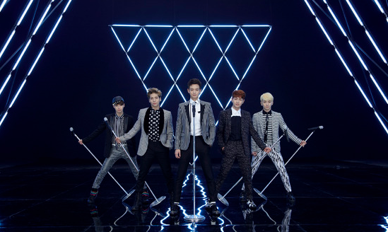 SHINee’s Mic Stand Costs Over $1,500 Each?