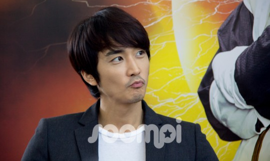 Song Seung Hun’s Chiseled Abs Can Cause Fans to Faint