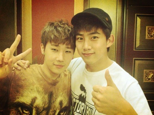 2PM’s Taecyeon and Infinite’s Sungkyu Get Chummy in Jakarta
