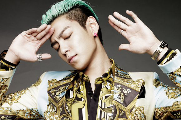 “Fan” Snaps Photo of Big Bang’s T.O.P Sleeping Without Permission