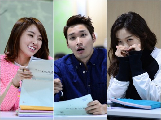 Jung Yumi, Jung Kyeo Woon, & More Gather for “Wonderful Mama’s” First Script Reading