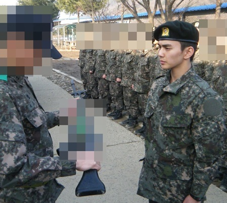 Yoo Seung Ho Is a Manly Military Man in Recent Photo