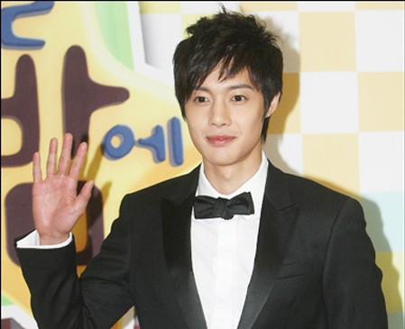 Kim Hyun Joong Wins Award at Okinawa International Film Festival