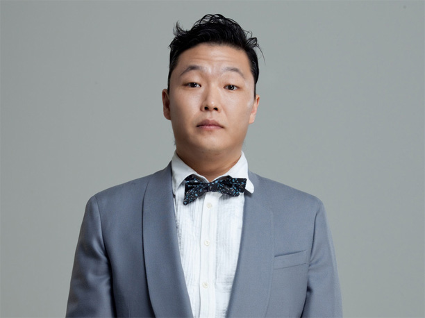 PSY’s Father Shows Wit and Humor While Receiving Award for PSY