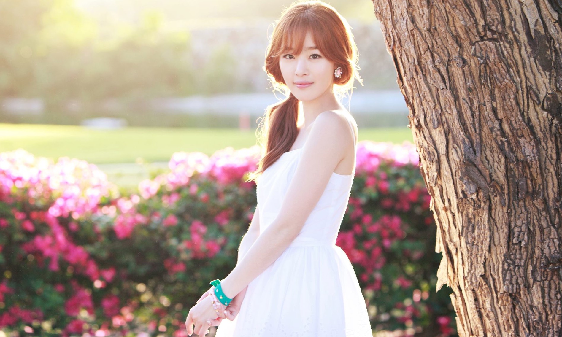 Secret’s Sunhwa is Picture of Summer Beauty in Teaser Photo