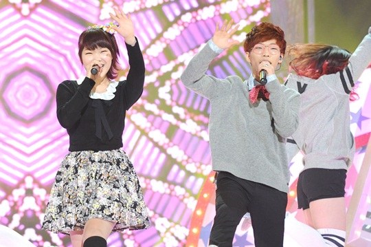 Akdong Musician Describes the Difference Between JYP, SME, and YGE