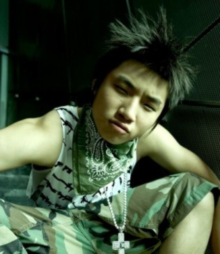 [Gallery] Happy Birthday, Daesung! YG Family Celebrates Daesung’s 23rd