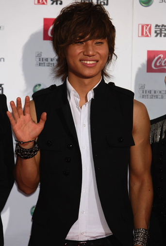 [Gallery] Happy Birthday, Daesung! YG Family Celebrates Daesung’s 23rd