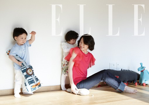 Lee Young Ae Reveals Her Lovable Twins through Elle