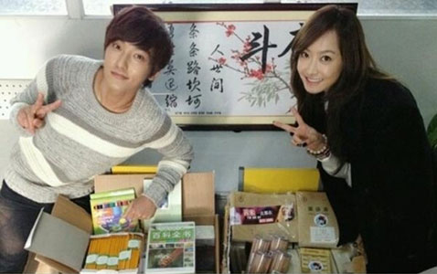Kangta: “f(x)’s Victoria Is My Ideal Type and I Wanted to Ask Her Out..”