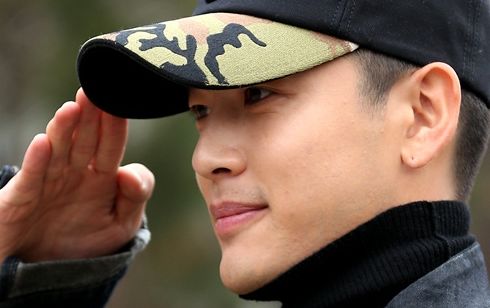 Se7en Will Be Serving as a Celebrity Soldier After All