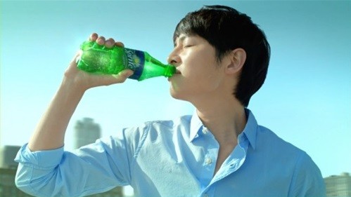 Song Joong Ki Is Chosen as Sprite Model for Second Consecutive Year