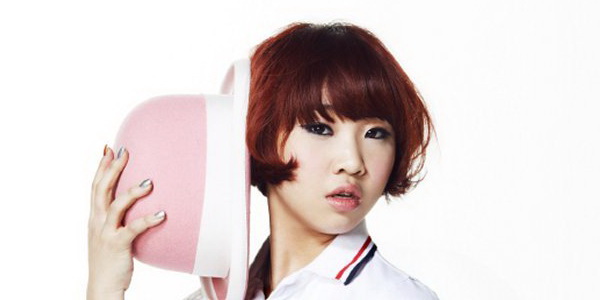 Minzy Enjoys Spring in Her Latest Selca