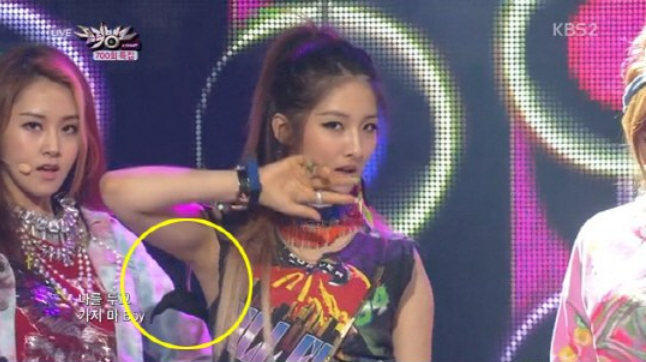 4Minute’s Nam Ji Hyun Experiences Close Call Wardrobe Malfunction