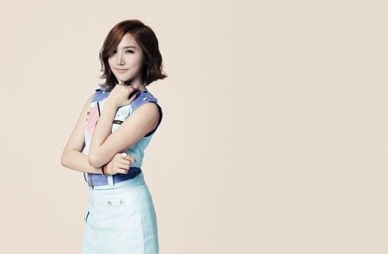 Father of A Pink’s Hong Yoo Kyung Asks for Apology from Agency