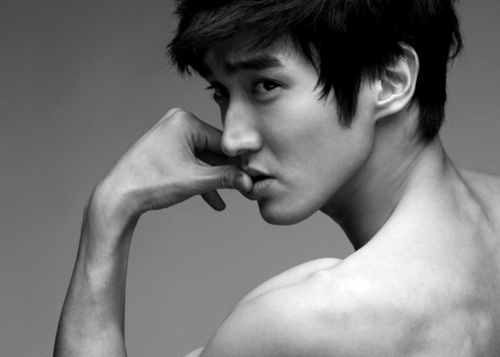 Super Junior’s Choi Siwon Appears on Broadcast with No Makeup