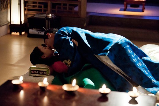 Romance Steams Up Between Yoo Ah In and Kim Tae Hee in “Jang Ok Jung”