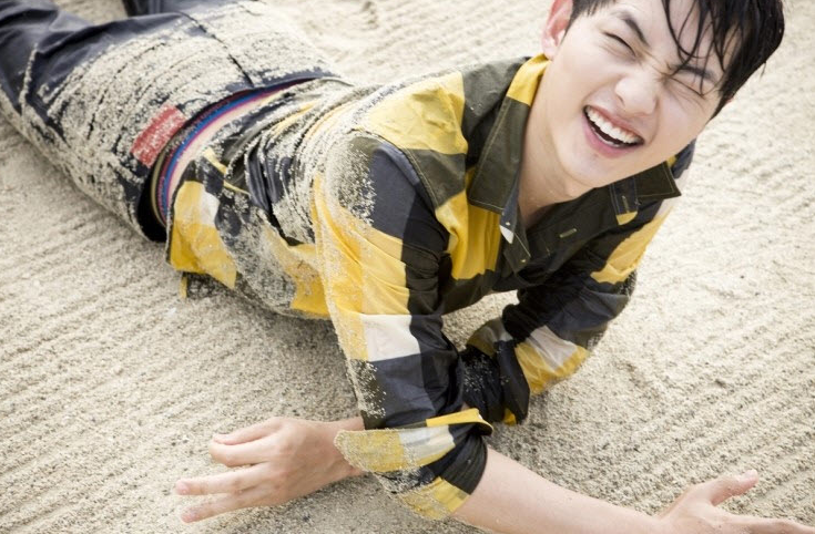 Actor Song Joong Ki Still Helps Part-time With His Parents’ Car Wash Business