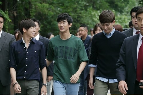 Kim Soo Hyun, Park Ki Woong, and Lee Hyun Woo Visit a Woman’s College