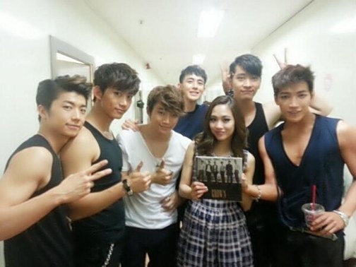 miss A’s Fei Snaps a Photo with 2PM