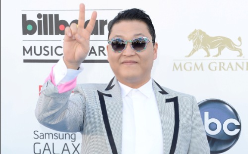 PSY Wins “Top Streaming” Award at Billboard Music Awards