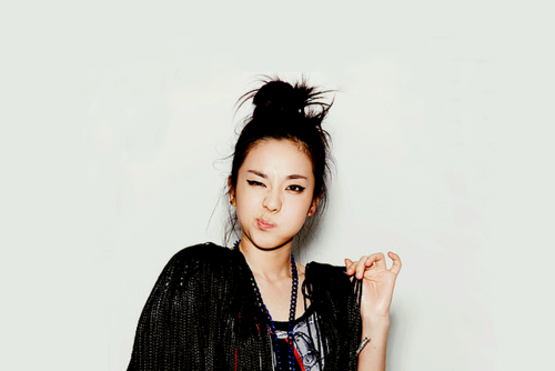 Sandara Park Promotes CL’s “The Baddest Female” with Recent Selcas