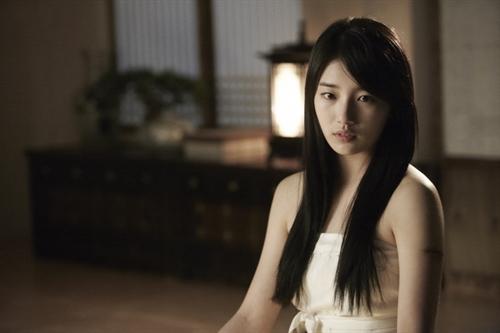 Suzy Looks Adorable in “Gu Family Book” BTS Pics