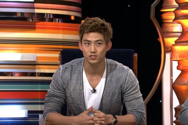 2PM’s Taecyeon Corrects Mistake Made by “Weekly Idol”