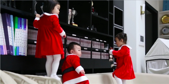 Daebak Transforms Into Baby Santa on 'The Return of Superman'