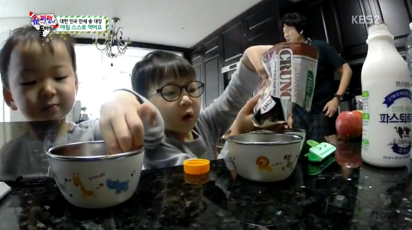 Song Triplets Make Their Own Breakfast on 'The Return of Superman'