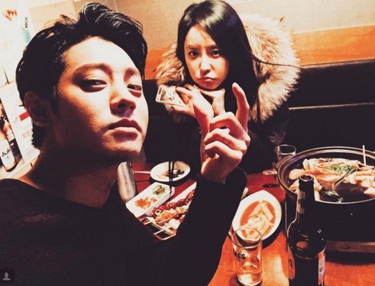 Jung Joon Young and Jung Yoo Mi Reunite for Dinner and Drinks